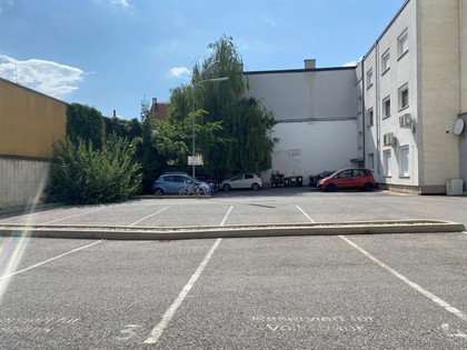 Parken in 2460 Bruckneudorf