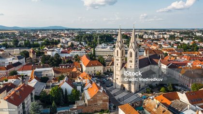 Leben und Genießen in Wr. Neustadt ! Ein Viertel Grün -  Provisionsfrei !