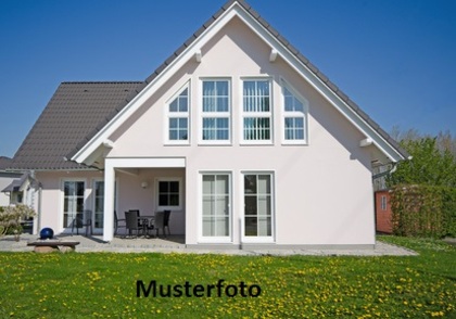 Häuser in 3782 Lauenen bei Gstaad