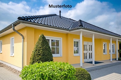 Häuser in 1195 Dully