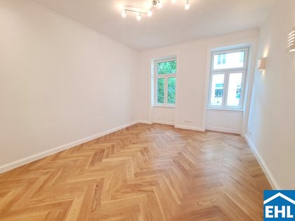 Sanierte 1 Zimmerwohnung in wunderschönem Stilaltbau!