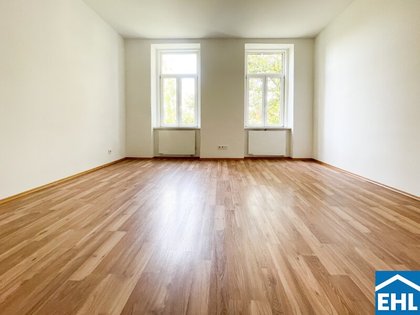 In U-Bahn-Nähe: Singlewohnung in wunderschönem Altbau
