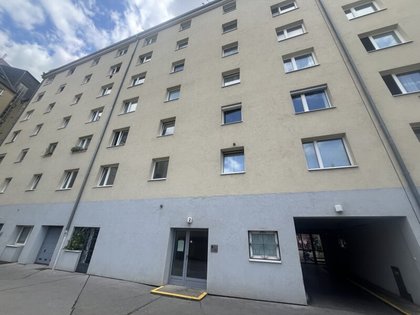 2,5 Zimmer Eigentum in saniertem Haus (U1 Nähe) 2,5 Zimmer Eigentum in saniertem Haus (U1 Nähe)