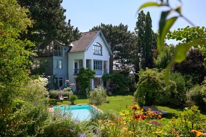 Parkgrundstück mit Villa und Altbaumbestand Parkgrundstück mit Villa und Altbaumbestand