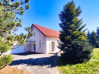 Sofort beziehbares Herrenhaus im gehobenen Landhausstil Sofort beziehbares Herrenhaus im gehobenen Landhausstil