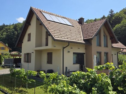 Attraktives drei Giebelhaus mit Luftgalerie in ruhiger Grünlage an einer Sackgasse Attraktives drei Giebelhaus mit Luftgalerie in ruhiger Grünlage an einer Sackgasse
