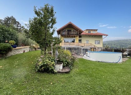 Charmantes 5 Zimmer Haus im Vintage-Look mit Pool