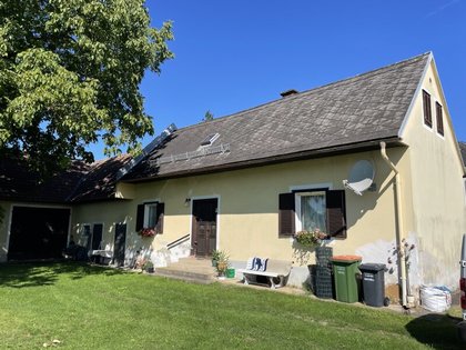 Wohnhaus samt Wirtschaftsgebäude auf 1.300m² Baugrund in sonniger Ortsrandlage