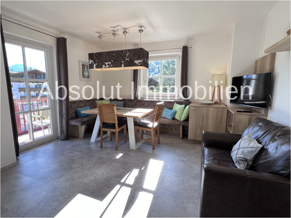 Schöne, gepflegte Maisonette-Wohnung mit 2 Schlafzimmern u. sonnigem Balkon in guter Lage von Kaprun