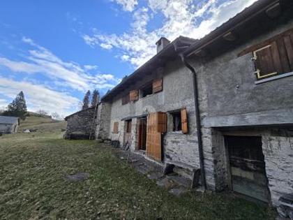 Häuser in 6525 Gnosca