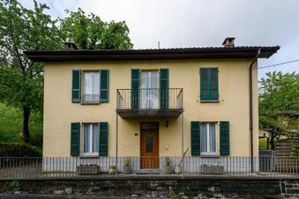 Häuser in 6883 Novazzano