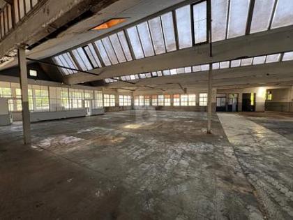 Hallen / Lager / Produktion in 2882 Saint-Ursanne