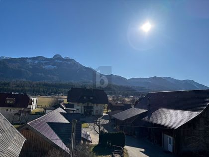 EIN STÜCK NATUR: UNIKATES WOHNEN MIT EIGENEM STALL EIN STÜCK NATUR: UNIKATES WOHNEN MIT EIGENEM STALL