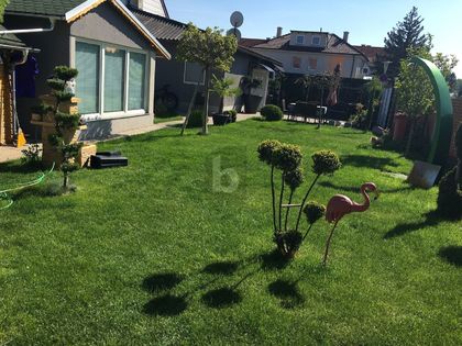RUHIGE LAGE MIT GARTEN RUHIGE LAGE MIT GARTEN