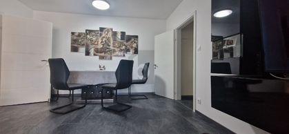 WUNDERSCHÖN & RENOVIERT MIT GUTER ANBINDUNG WUNDERSCHÖN & RENOVIERT MIT GUTER ANBINDUNG