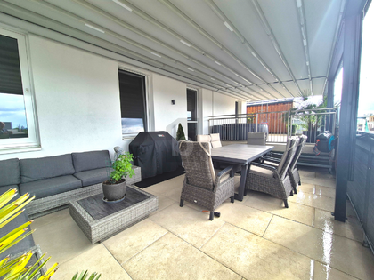 STILVOLLE DACHGESCHOSS-OASE MIT XXL-TERRASSE STILVOLLE DACHGESCHOSS-OASE MIT XXL-TERRASSE