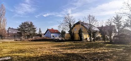 RIESIGES GRUNDSTÜCK - BIS ZU 4 REIHENHÄUSER MÖGLICH RIESIGES GRUNDSTÜCK - BIS ZU 4 REIHENHÄUSER MÖGLICH