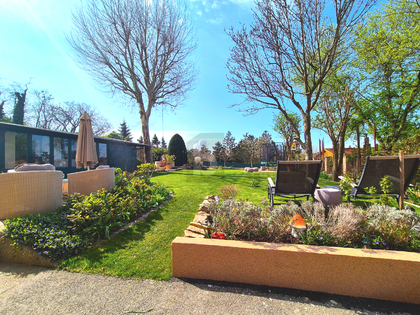 ZEITLOSE ELEGANZ MIT TRAUMHAFTEM GARTEN! ZEITLOSE ELEGANZ MIT TRAUMHAFTEM GARTEN!