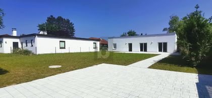 MODERNE KLARHEIT - SÜDSEITIGER GARTEN MODERNE KLARHEIT - SÜDSEITIGER GARTEN