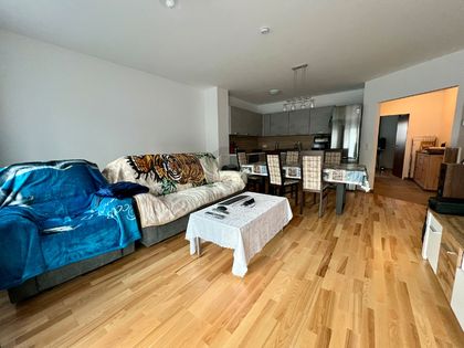 MODERNER WOHNHIT MIT BALKON MODERNER WOHNHIT MIT BALKON