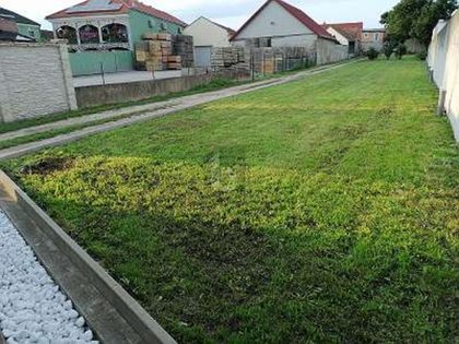 TRAUMHAFTES GRUNDSTÜCK IN ENGELHARTSTETTEN: RUHIGE LAGE, PERFEKT FÜR IHR NEUES ZUHAUSE TRAUMHAFTES GRUNDSTÜCK IN ENGELHARTSTETTEN: RUHIGE LAGE, PERFEKT FÜR IHR NEUES ZUHAUSE