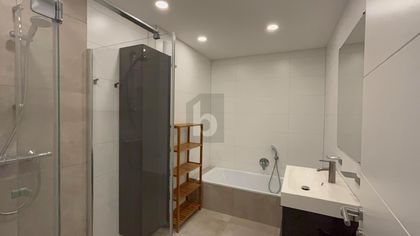 MODERN & FAMILIENFREUNDLICH MIT GROßER LOGGIA