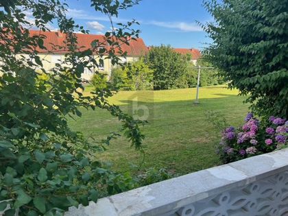 FAMILIENHIT IN ZENTRALER UND RUHIGER LAGE FAMILIENHIT IN ZENTRALER UND RUHIGER LAGE