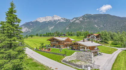 Exklusives Chalet-Duo mit Panoramablick in Top-Ruhelage Exklusives Chalet-Duo mit Panoramablick in Top-Ruhelage