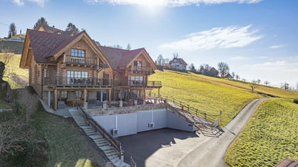 Blockhaus-Chalet A mit traumhaftem Ausblick in idyllischer Ruhelage Blockhaus-Chalet A mit traumhaftem Ausblick in idyllischer Ruhelage
