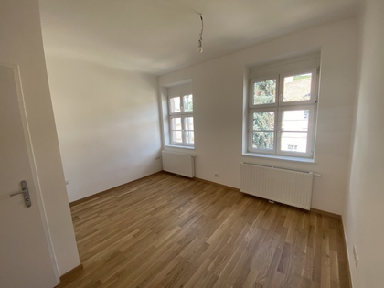 TOP SANIERTE 2-ZIMMER-ALTBAUWOHNUNG IN TOPLAGE VON KREMS MIT LOGGIA TOP SANIERTE 2-ZIMMER-ALTBAUWOHNUNG IN TOPLAGE VON KREMS MIT LOGGIA
