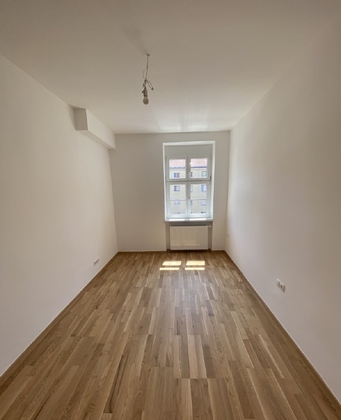 TOP SANIERTE 2-ZIMMER-ALTBAUWOHNUNG IN TOPLAGE VON KREMS MIT LOGGIA TOP SANIERTE 2-ZIMMER-ALTBAUWOHNUNG IN TOPLAGE VON KREMS MIT LOGGIA