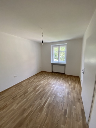 TOP SANIERTE 3-ZIMMER-ALTBAUWOHNUNG IN TOPLAGE VON KREMS - WG GEEIGNET TOP SANIERTE 3-ZIMMER-ALTBAUWOHNUNG IN TOPLAGE VON KREMS - WG GEEIGNET