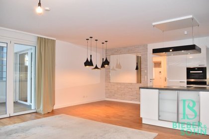 Einzigartige 4-Zimmer Eigentumswohnung mit Garagenplatz in sehr attraktiver Lage - Ordination möglich