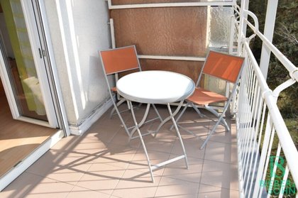 Entzückende 2-Zimmer-Wohnung mit Südbalkon, super schön möbliert! Entzückende 2-Zimmer-Wohnung mit Südbalkon, super schön möbliert!