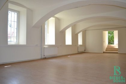 Loft mit Gewölbe im Jugendstilhaus - Als Atelier/Büro/Therapiestudio bestens geeignet! Loft mit Gewölbe im Jugendstilhaus - Als Atelier/Büro/Therapiestudio bestens geeignet!