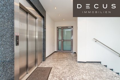 + + + DACHGESCHOSS-BÜRO mit Terrasse + + + unmittelbare U-Bahn-Nähe + + +