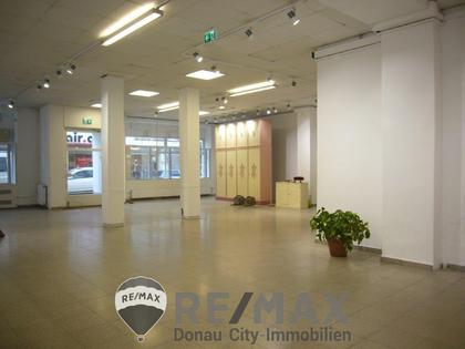 Hallen / Lager / Produktion in 2000 Stockerau