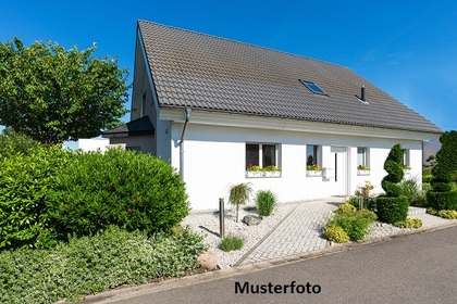 Häuser in 3352 Sankt Peter in der Au-Dorf