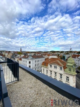 Großzügige 4-Zimmer Dachgeschoßwohnung mit herausragendem Grünblick, zwei Terrassen und Aussichtsturm - Ferrogasse - Top23