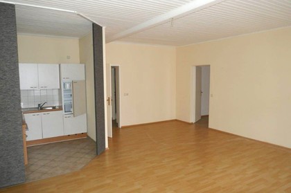 Gepflegte Altbau-Eigentumswohnung in Zentrumsnähe in 2700 Wiener Neustadt