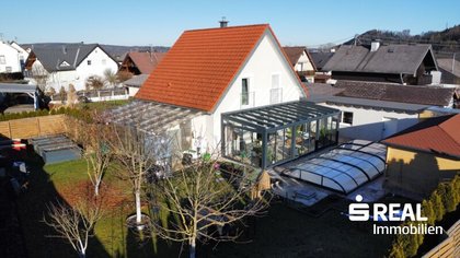 Modernes Wohnhaus mit Sommergarten, Pool, Sauna und Gartenhaus in Lenzing/Pichlwang!