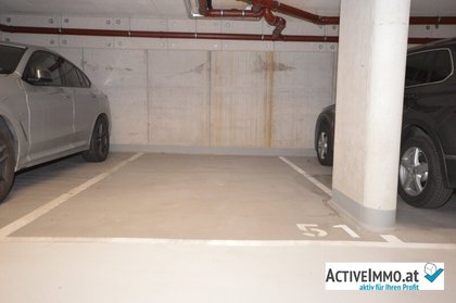 Tiefgaragenstellplatz in übersichtlicher und heller Garage