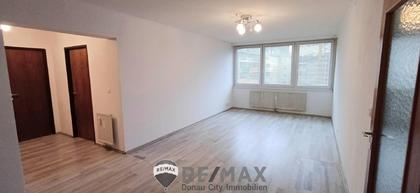 "Moderne 2 Zimmer Wohnung mit separater Küche und Garagenplatz"