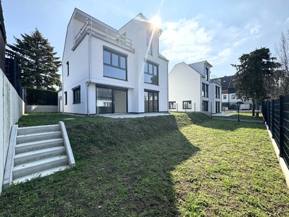 Modernes Einfamilienhaus mit Garage, provisionsfrei für den Käufer // Modern Detached House with Garage, Commission free for the Buyer //