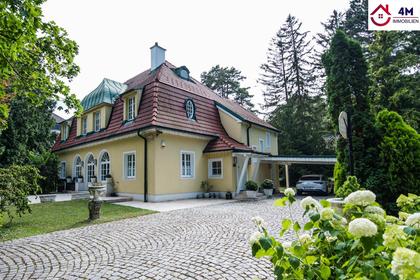 Traumhafte Luxus Altjuwel-Villa mit großzügigen Garten, Pool, Sauna und vielen EXTRAS / in Bestlage!