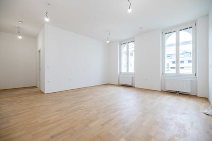 Wiener Neustadt Zentrum - traumhafte 3 Zimmerwohnung mit Balkon - befristet auf 3 Jahre