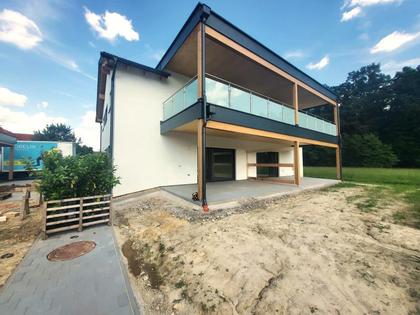 Wunderschöne Eigentumswohnungen (72m²) mit  überdachten Terrassen, traumhaften Eigengärten und Riegersburgblick bei Fürstenfeld! Provisionsfrei!