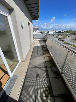 Provisionsfrei und Sofortbezug: 2 Zimmerwohnung mit Dachterrasse direkt an der Stadtgrenze Wien - Top 3/40