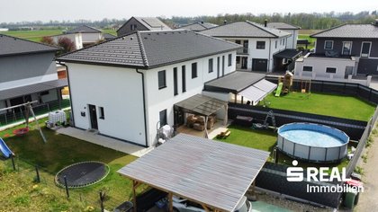 Neuwertiger Wohntraum in ruhiger Lage in Attnang-Puchheim