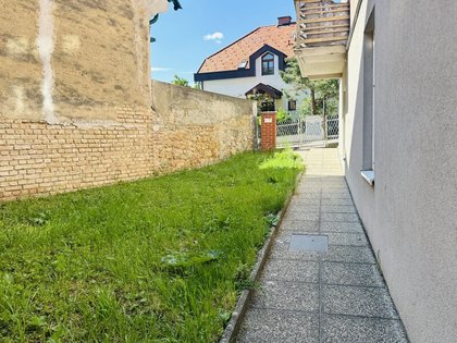 Gartenwohnung mit eigenem Zugang und schönen ebenerdigen Kellerräumen - Top Lage in Bad Vöslau